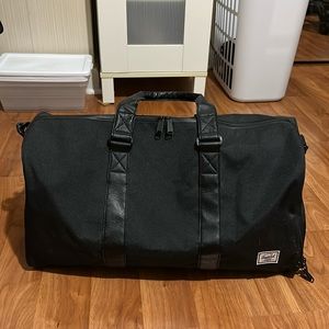 Herschel Novel Duffle (Mid-Volume)